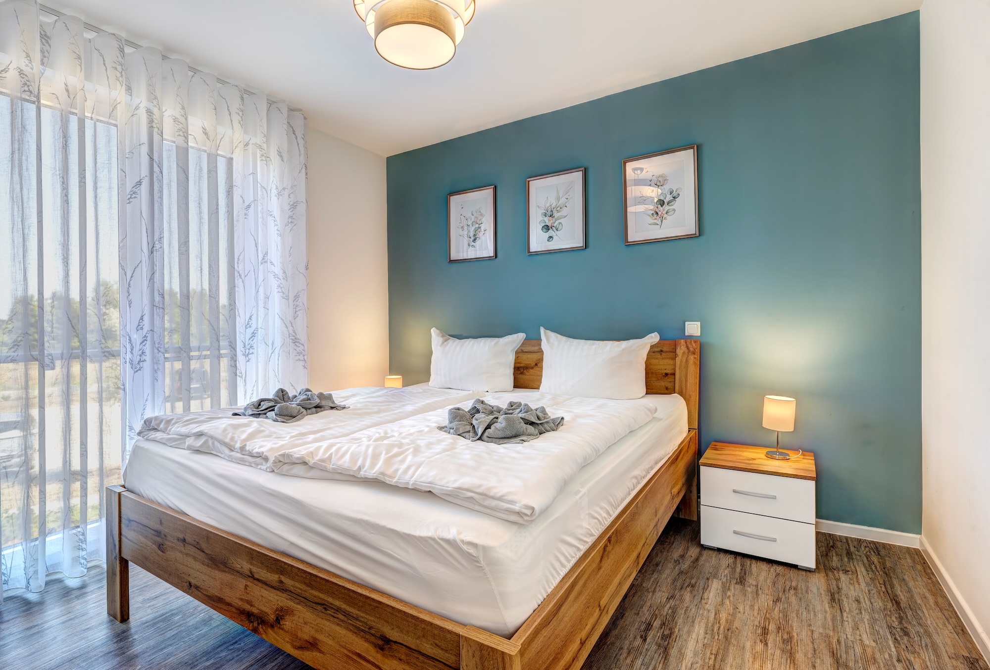 9 Schlafzimmer mit Doppelbett